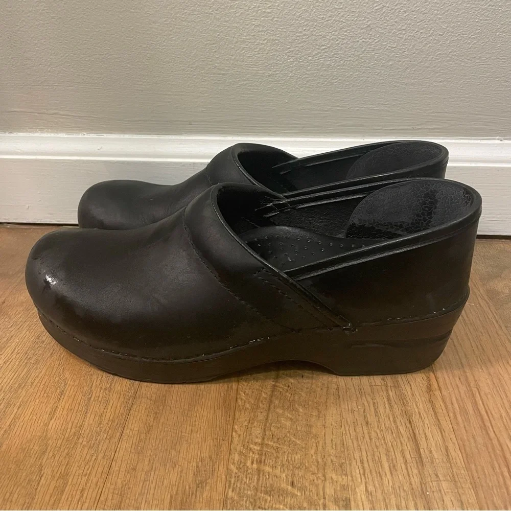Dansko Professional Clog- Narrow - Picture 5 of 8